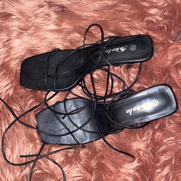 Strap up Flattering Heels - Picture 1 of 2